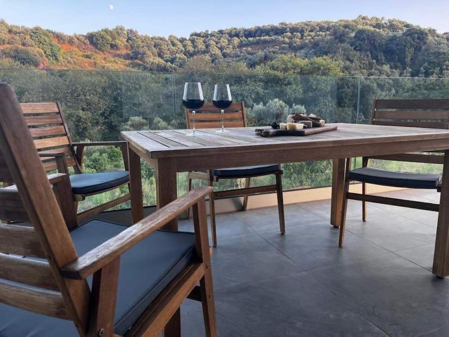 Ek Ornelakis, Luxury Country House With Jacuzzi Chania  Exteriör bild